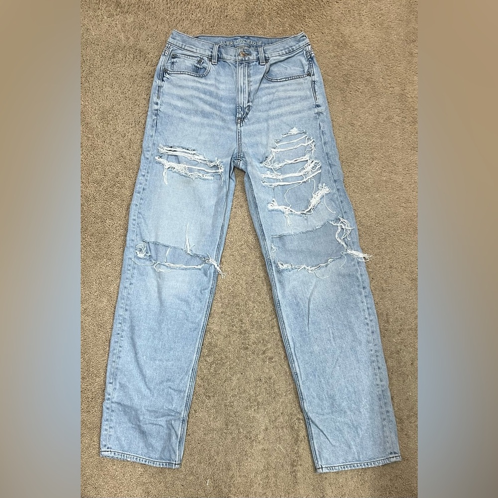 American Eagle Jeans Women's Blue Baggy Ripped Hi Rise Stretch Light Wash Size 8